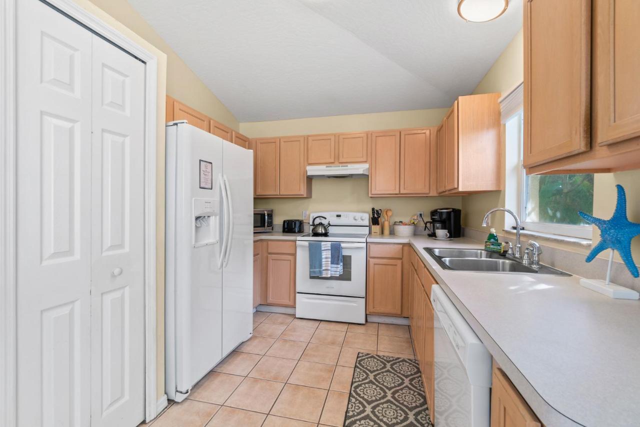 Heart Of The Waves - 3Br & 2Ba Beach Retreat - New Hot Tub - Outside Patio With Grill & Seating, Steps To Fun! Melbourne Exterior foto